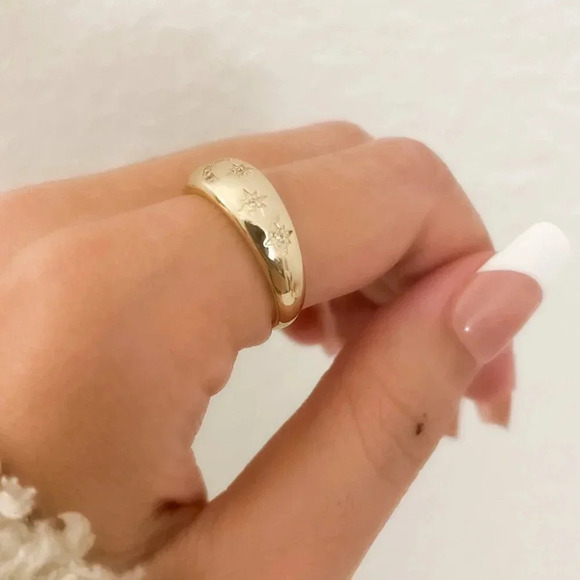 925 Sterling Silver Dainty Gold Moon & Star Dome Ring Minimalist Ring Band - Picture 7 of 8